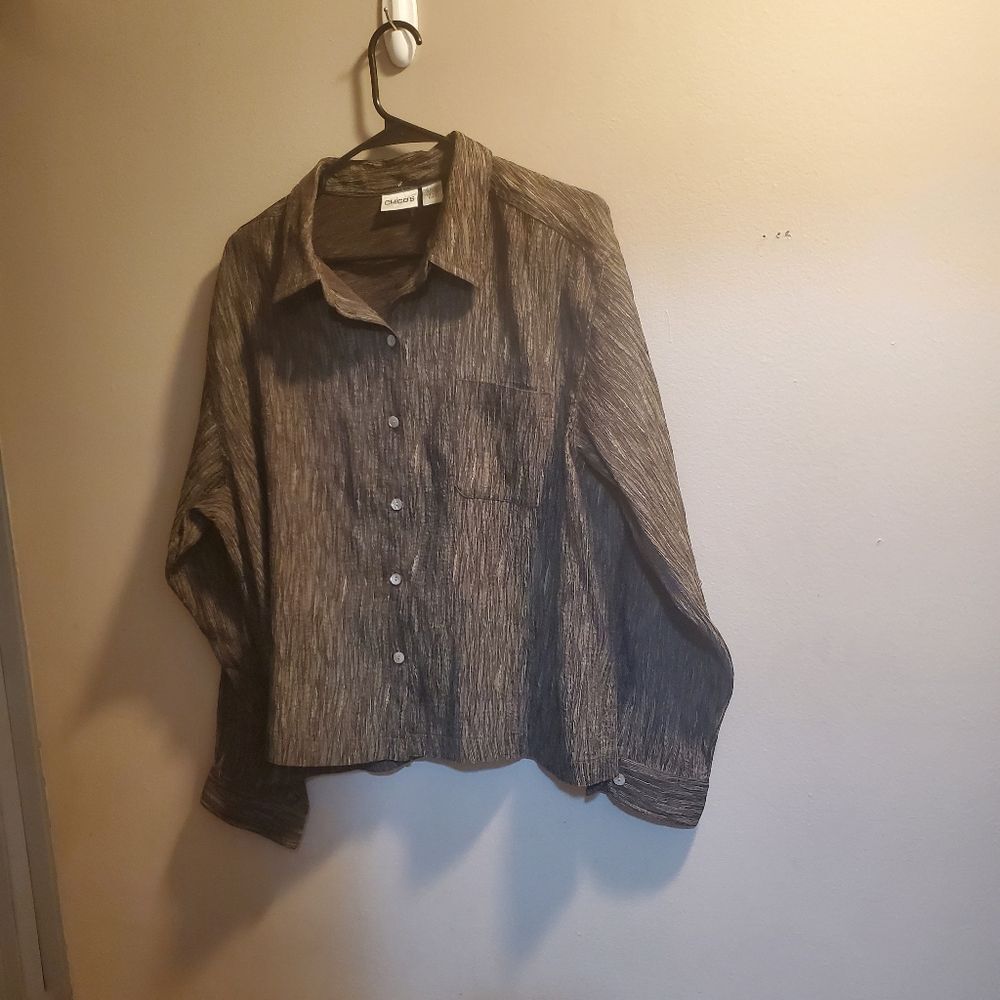 Chicos size 3x gray button down collared top